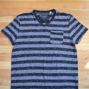 Guess V Neck T shirt